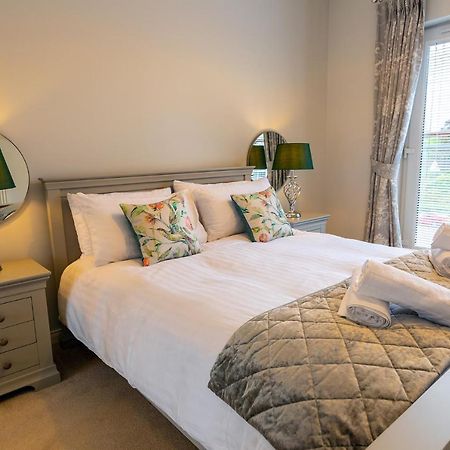 Hedgefield House - Serene Top Floor Flat Inverness Exteriör bild