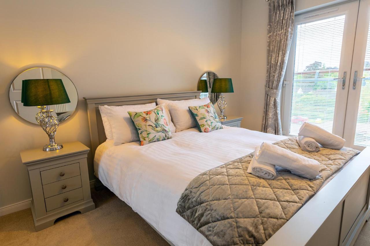 Hedgefield House - Serene Top Floor Flat Inverness Exteriör bild