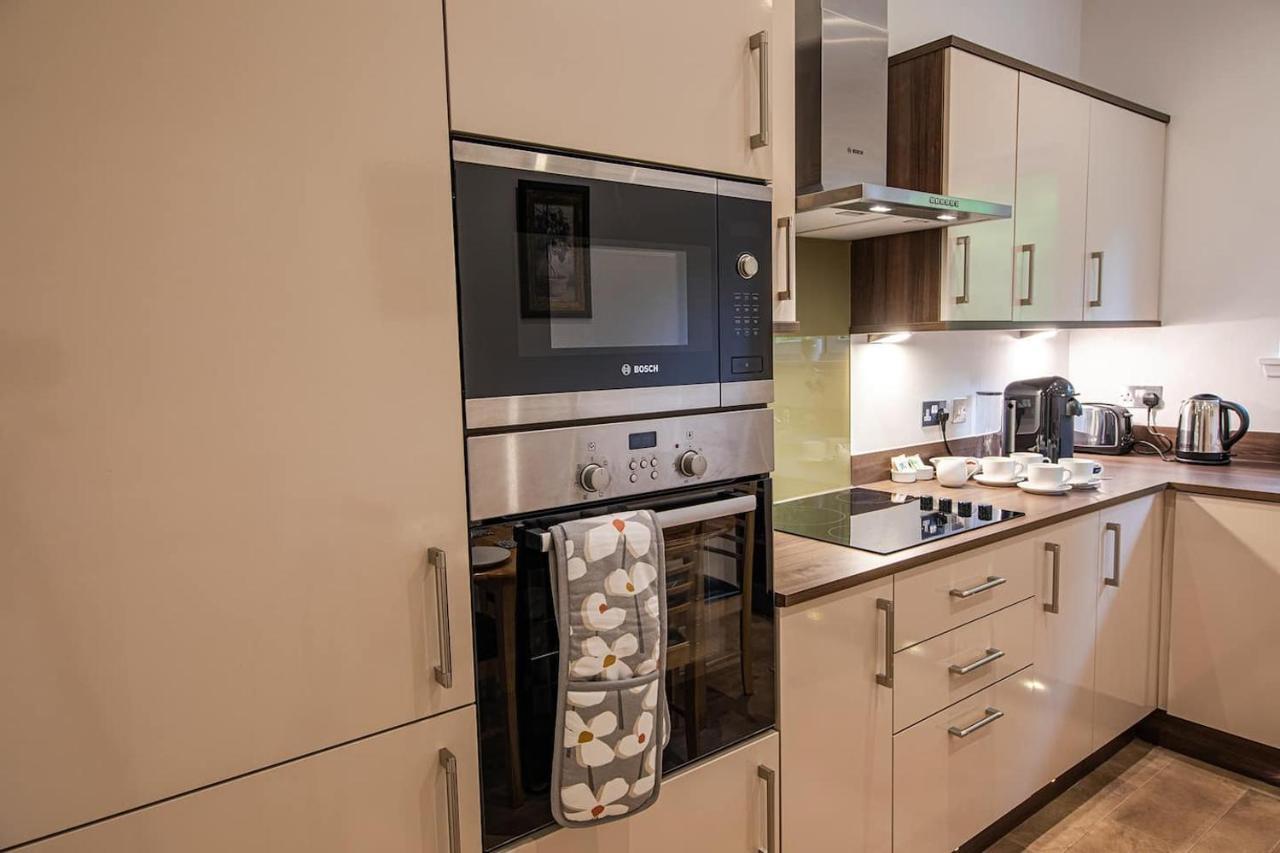 Hedgefield House - Serene Top Floor Flat Inverness Exteriör bild