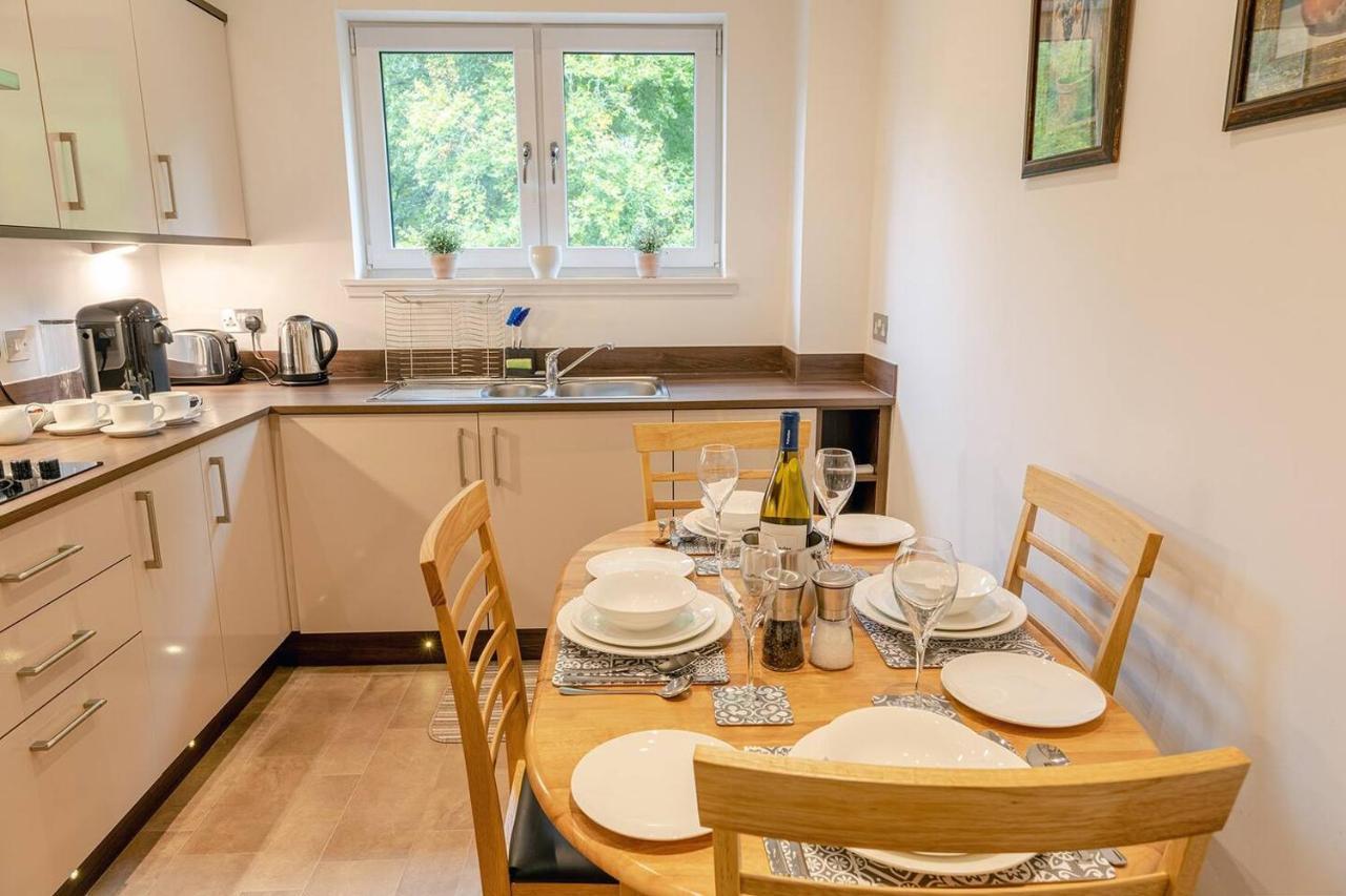 Hedgefield House - Serene Top Floor Flat Inverness Exteriör bild