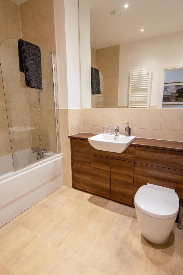 Hedgefield House - Serene Top Floor Flat Inverness Exteriör bild